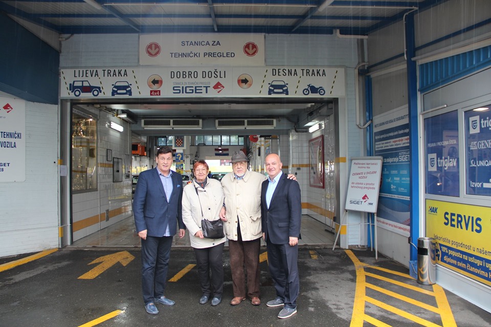 Predsjednik Autokluba Siget dr.sc. Damir Škaro, Stjepan Jimmy Stanić sa suprugom i Tajnik Autokluba Mario Cvitanović